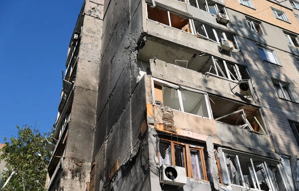 Guerre en Ukraine : Un mort et deux sites pétroliers russes incendiés après une attaque massive de drones