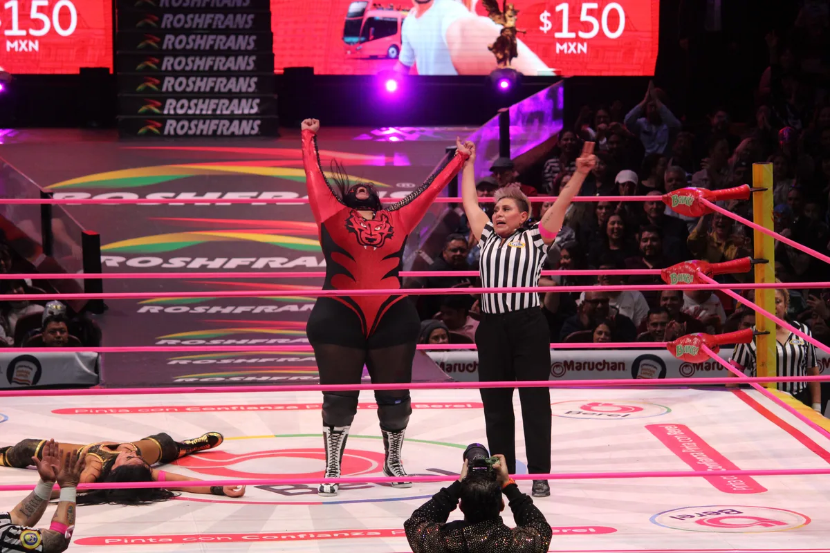 Skadi sorprende y derrota a Tessa Blanchard: enfrentará a Olympia por el Campeonato Universal de Amazonas 2026 del CMLL