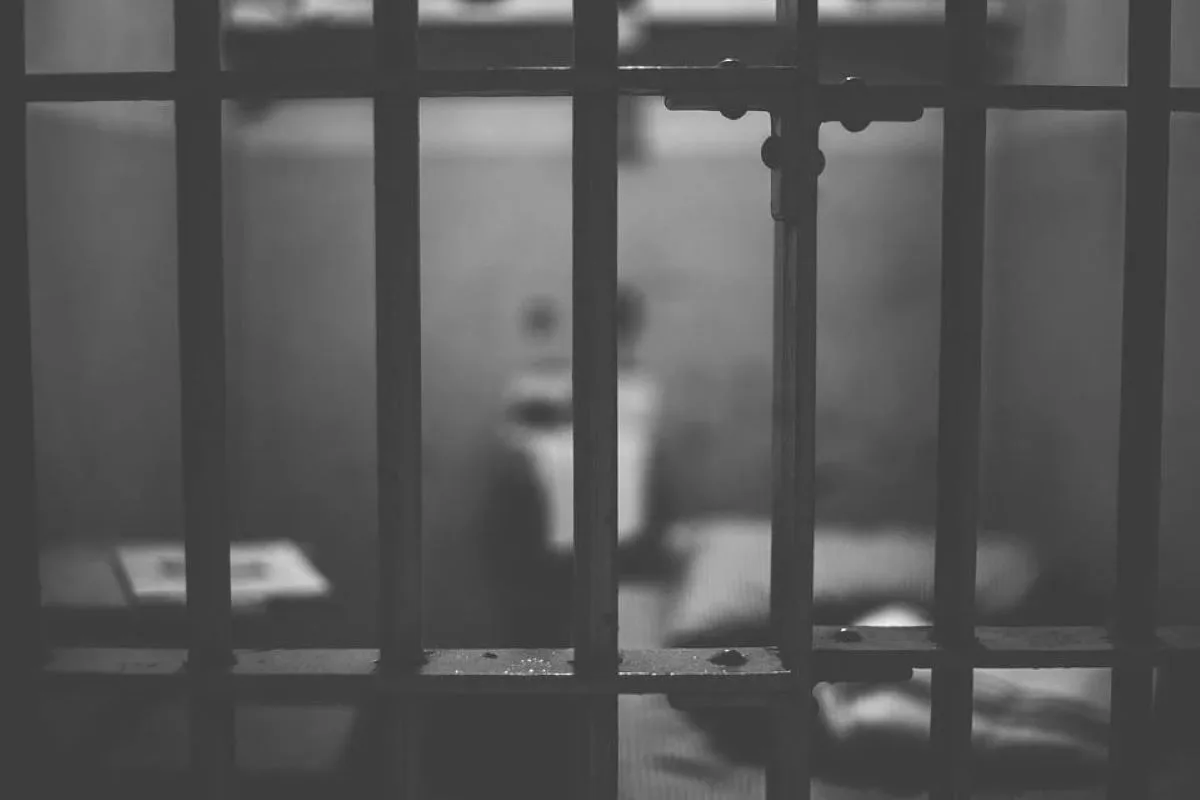 Preso usa celular para fazer postagem nas redes dentro de cadeia em BH