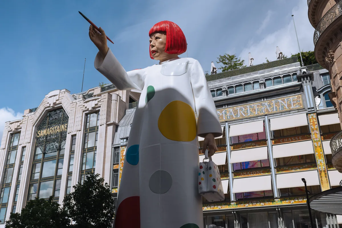 Yayoi Kusama, resiliente y expansiva artista pop, muere a los 97 años