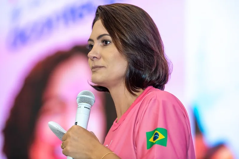 O que diz nova pesquisa sobre a chance de Michelle Bolsonaro ser eleita senadora pelo DF