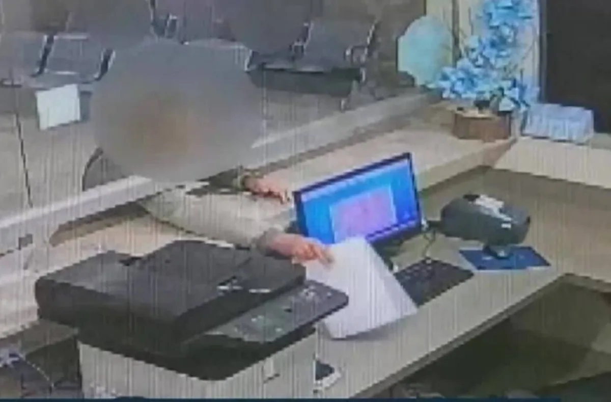 Veja bilhete de socorro que mulher agredida por marido entregou em hospital
