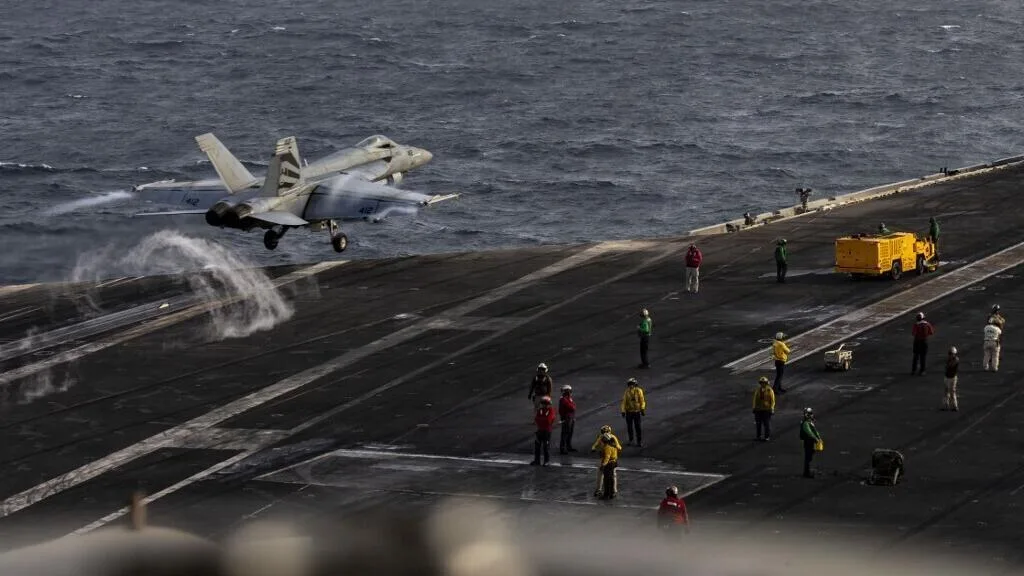 Porte-avions Abraham-Lincoln: des élus américains demandent des explications sur les conditions de vie «alarmantes» à bord