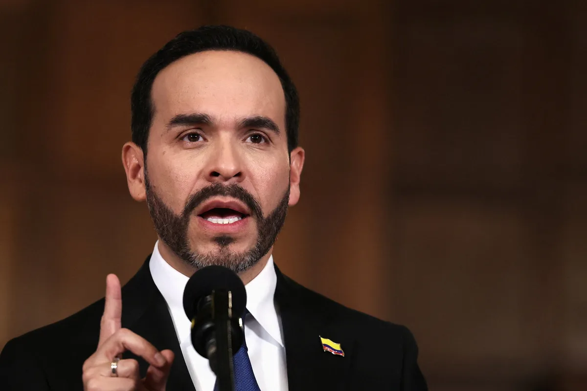 Abelardo de la Espriella pidió a la ministra de Salud garantizar la atención de Carla Elena, la niña de tres años que fue sometida a una traqueotomía: “Sigue sonriendo”