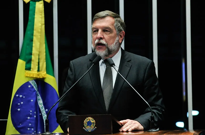 Senador da base de Lula assina pedido de impeachment contra Alexandre de Moraes
