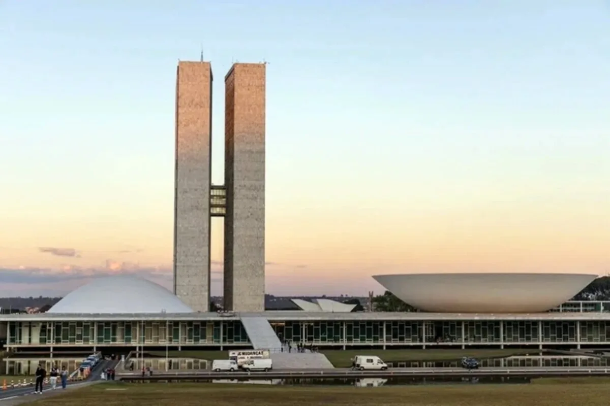 Projeto quer metade das vagas do poder legislativo para mulheres