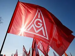 Forderung nach fairer Balance: IG Metall fordert fünf Prozent mehr Lohn für VW-Mitarbeiter