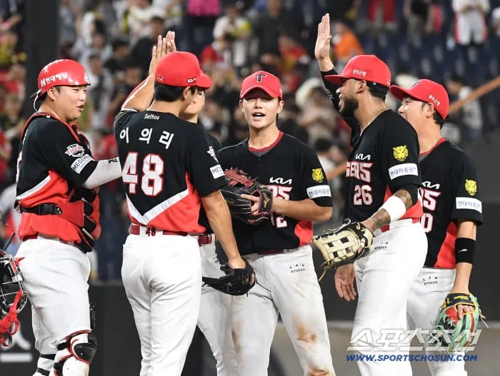 함평 타이거즈라더니 이런 경기력을? 김도영 연이틀 홈런포! 그런데 사령탑이 반긴 장면은 따로 있었다