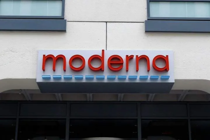 Moderna’s experimental mRNA cancer treatment progresses, shares spike