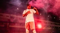 Flamengo apresenta reforços Valencia e Freitas para a torcida no Maracanã