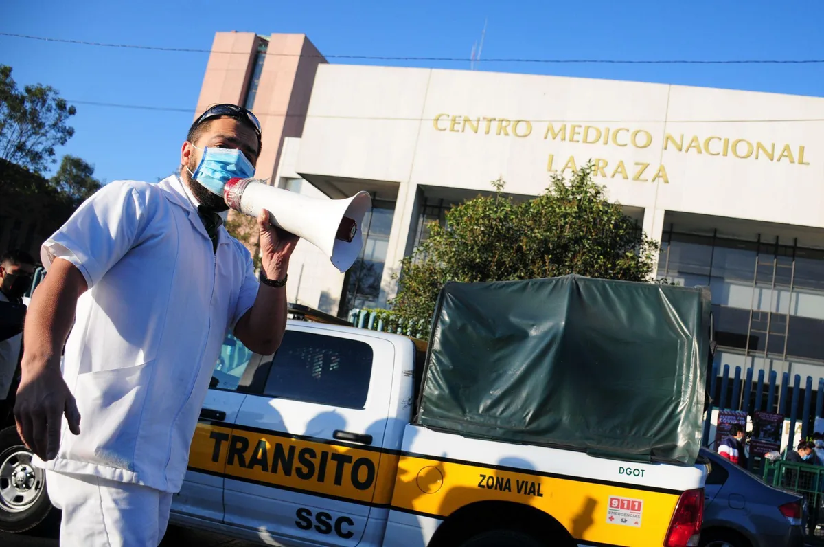Trabajadores del IMSS marcharán al Zócalo contra aumento de 2.9% al salario