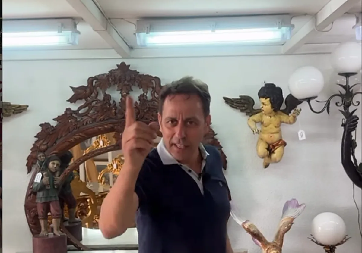 Una casa palacio de Sevilla del siglo XVI abre sus puertas y pone a la venta sus objetos en un mercadillo vintage