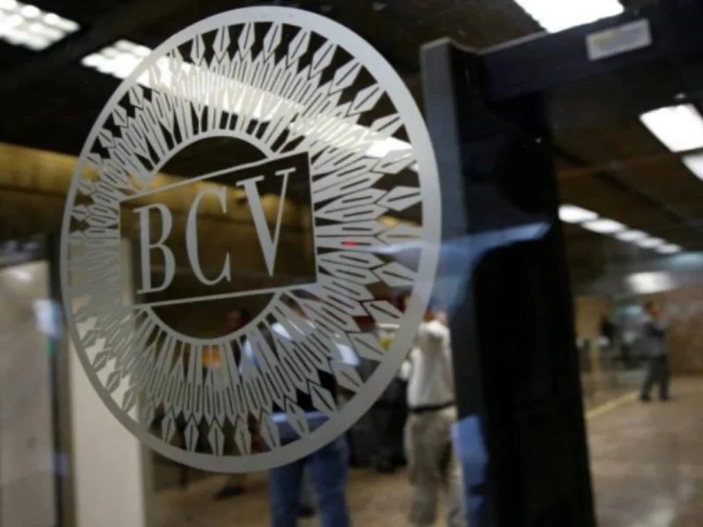 Dólar BCV cierra la primera quincena cerca de 832 bolívares y salta a 842 a partir del 15 de septiembre