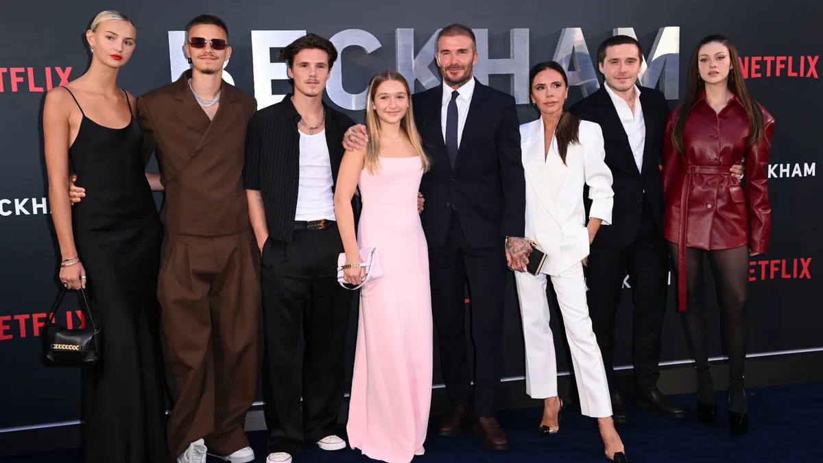 Jornalista revela que outro filho de David e Victoria Beckham tentou retirar sobrenome famoso e aponta motivo; saiba quem Jornalista revela que outro filho de David e Victoria Beckham tentou retirar sobrenome famoso e aponta motivo; saiba quem