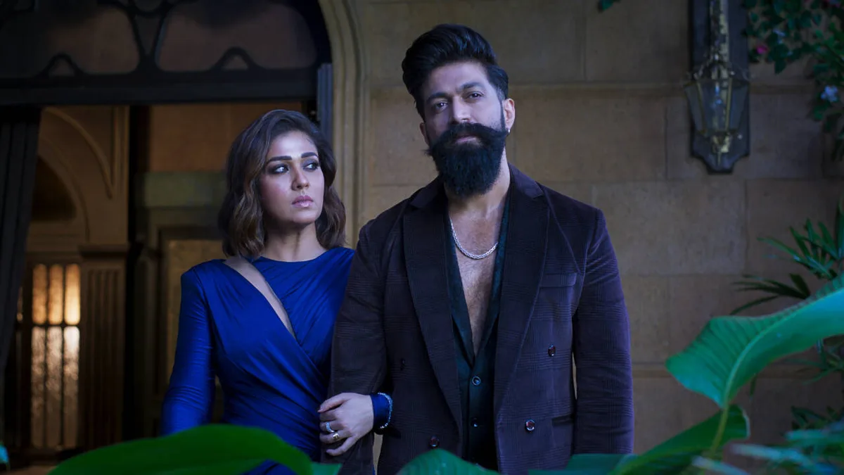 'Toxic' release: Fans turn Bengaluru theatres into festival grounds