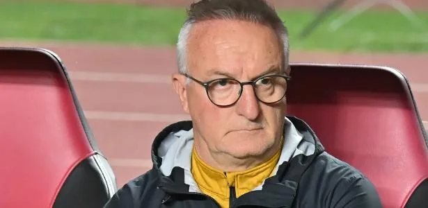 Dorival lamenta fala sobre torcida que motivou silêncio: Estamos em débito