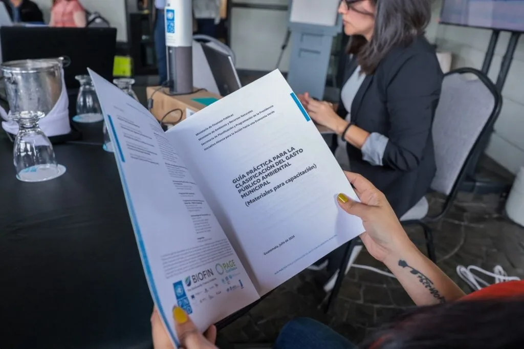 Gobierno de Guatemala presenta una guía para clasificar la inversión ambiental de las 340 municipalidades