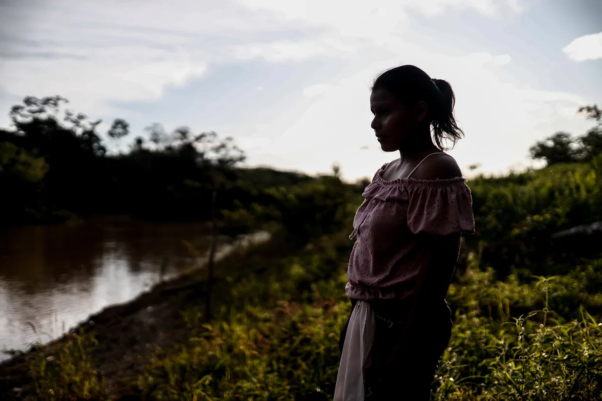 El Salvador redujo en 68% los embarazos en niñas y adolescentes en una década, pero el 30% de ellas quedó fuera del sistema escolar