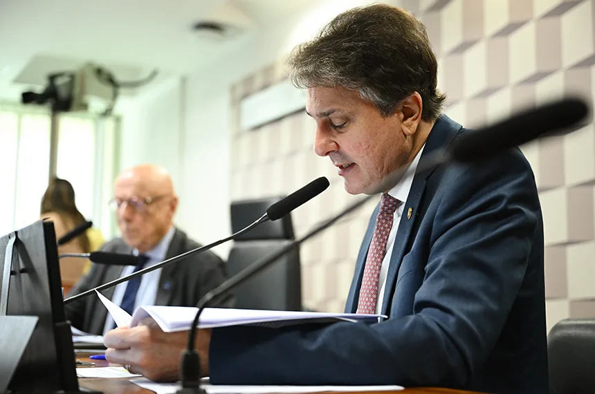 Ônibus escolar rural poderá atender outros alunos e professores, aprova CE