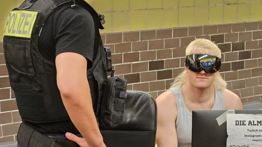 Rapper musste gehen - Deshalb warf die Polizei Ski Aggu raus