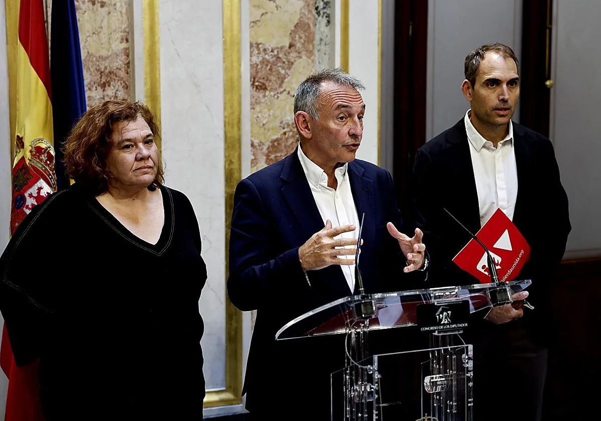 Sumar intenta colar la instrucción de la ley de nietos en la educación