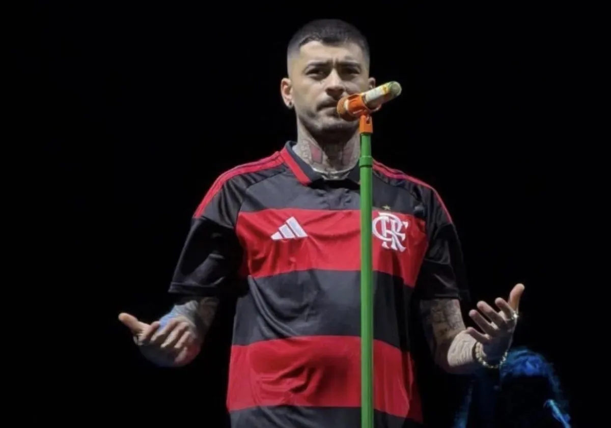 Zayn se desculpa após usar camisa do Flamengo em estádio do Palmeiras: "Não queria ofender"