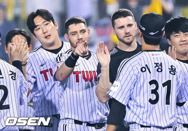 [사진]2홈런 4타점 오스틴, 오늘 승리 이끌었어요