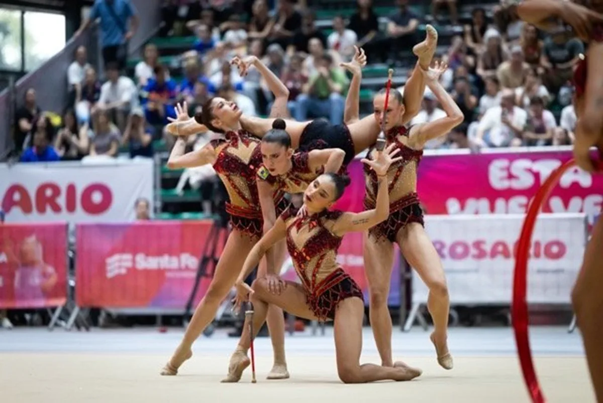Campeão mundial, conjunto brasileiro de ginástica rítmica conquista o ouro nos Jogos Sul-Americanos