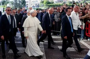El papa León XIV ingresa al hospital Gemelli para ser operado