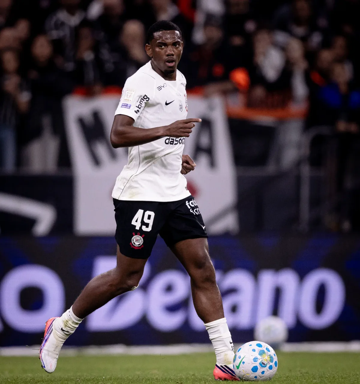 Corinthians já admite venda de André; saiba o que falta