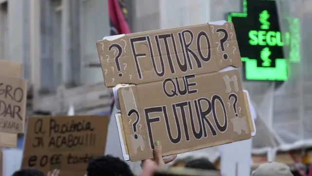 Teresa Faleiro saiu à rua em Lisboa aos 81 anos: "Estou a ser despejada"