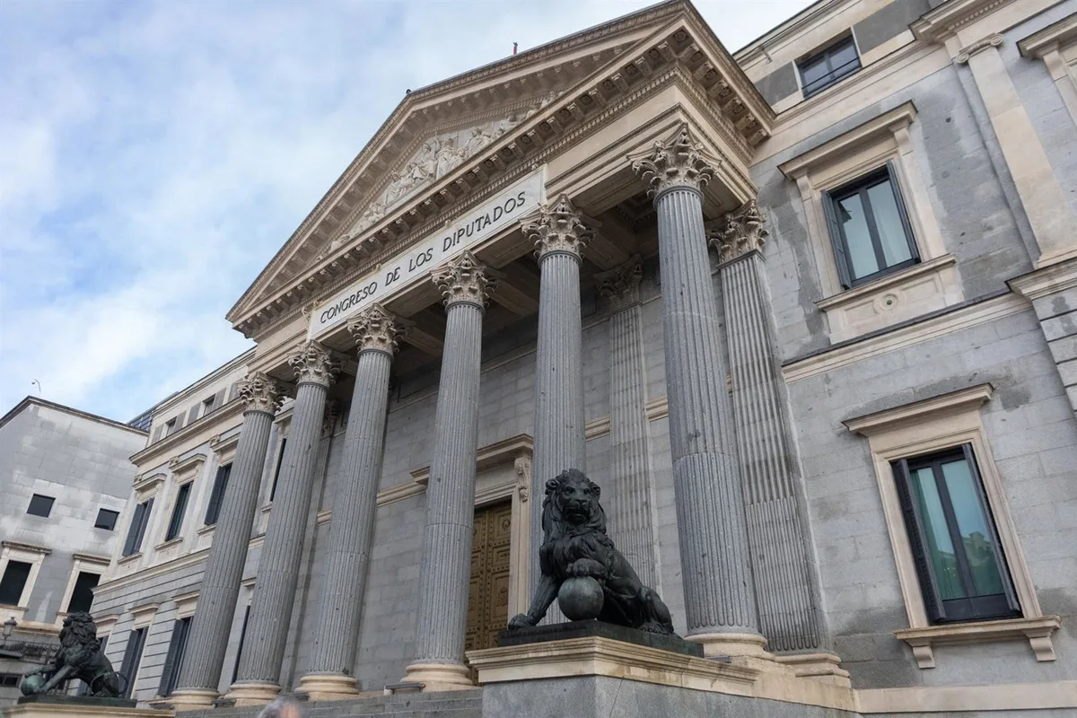 Los 'deberes' que heredará el próximo Congreso: dos reformas estatutarias, cinco leyes de autonómicas y siete ILP