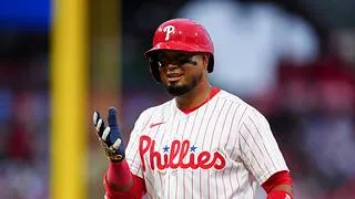 MLB: Luis Arráez ya volvió a la acción con Philadelphia ¿Cómo le fue?