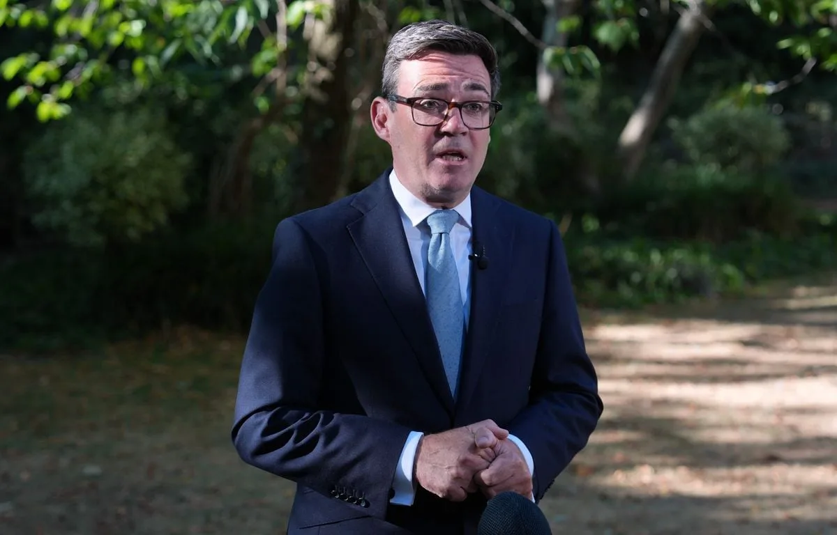 Royaume-Uni : Le nouveau Premier ministre Andy Burnham croit parler à la cheffe de cabinet de Trump, c’était un piège