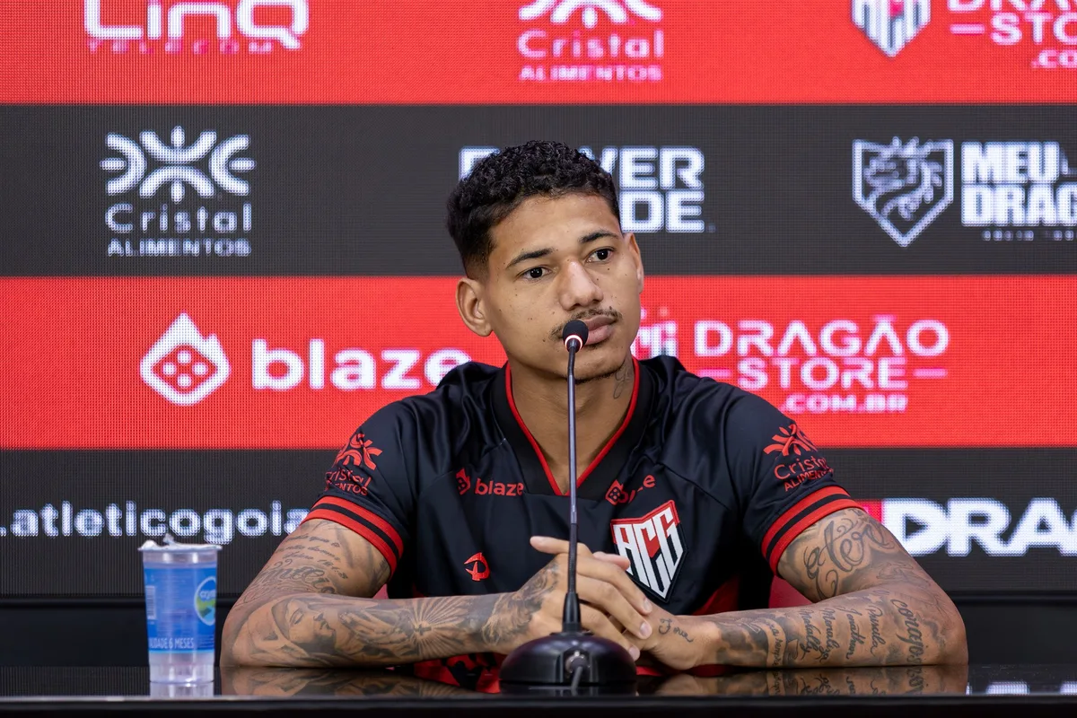 Marrony é dúvida no Atlético-GO para clássico contra o Vila Nova