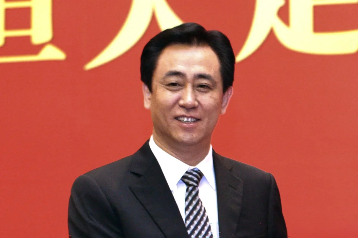 Fundador da Evergrande é condenado a prisão perpétua na China; penas de outros cinco executivos vão de 6 a 18 anos