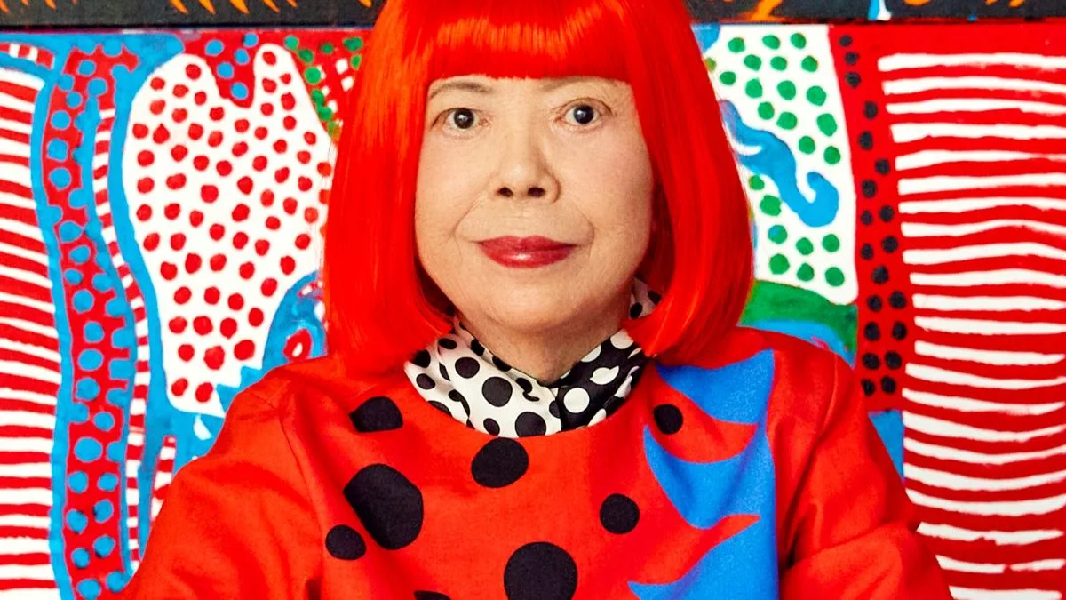 Yayoi Kusama, artista das bolinhas e das ‘salas infinitas’, morre aos 97 anos