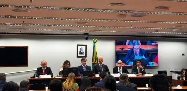Câmara instala comissão sobre maioridade penal e deve votar só após eleição