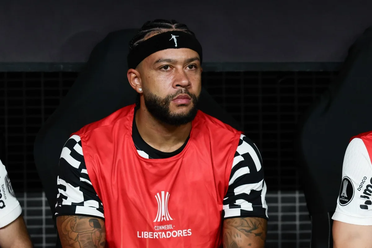 Corinthians fala em medidas contratuais após clipe de Memphis Depay