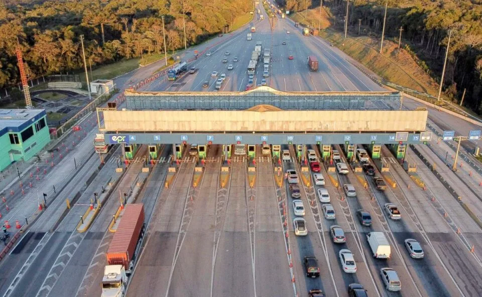 Pedágio sobe neste domingo no Paraná e viagem ao litoral fica mais cara; veja os novos valores para carros e caminhões