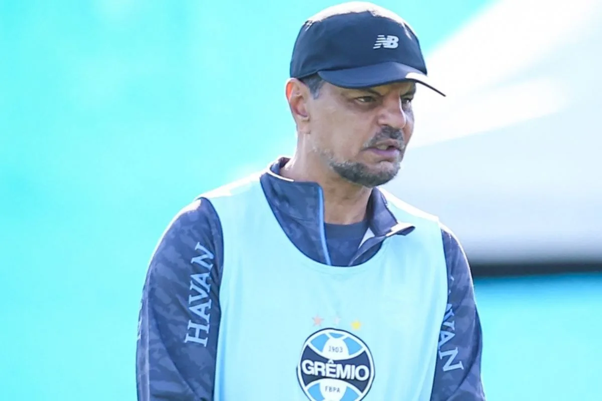Defesa de auxiliar do Grêmio pede revogação de prisão e nega violação de medida protetiva