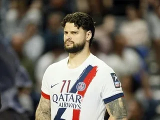 Le PSG Handball remporte le Trophée des champions après un match à suspense contre Montpellier