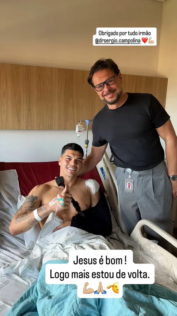 Gabriel Brazão, do Santos, posta foto depois de cirurgia no ombro: "Logo mais estou de volta"