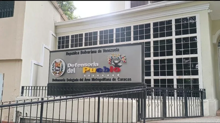 Defensoría del Pueblo mantiene acompañamiento a familias tras terremotos