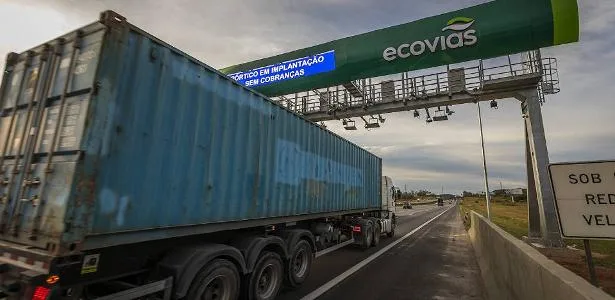 CNH do Brasil: app vai permitir consulta a passagens em pedágios free flow