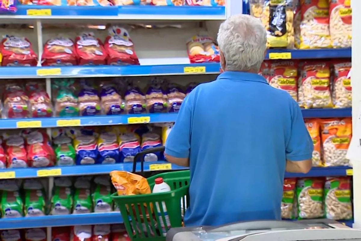 Entenda por que cesta básica é até R$ 236 mais barata em atacarejos no interior de SP