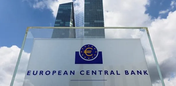 Ações de IA têm risco de queda nos EUA, prevê Banco Central Europeu
