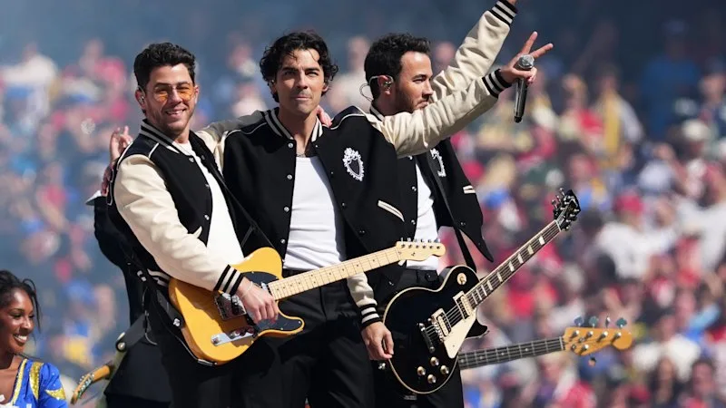 Yo, so how did Jo-Bro go at the NFL half-time show at the ’G?