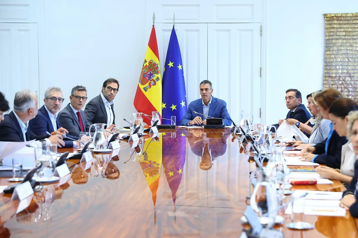 Sánchez destina otros 165 millones a recuperar Ceuta y aplacar una crisis que altera el nuevo curso