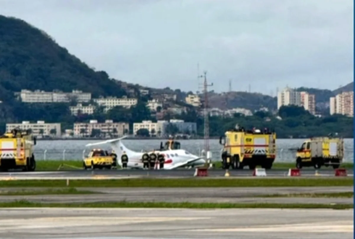 Aeroporto Santos Dumont é fechado após jatinho derrapar em pista de pouso